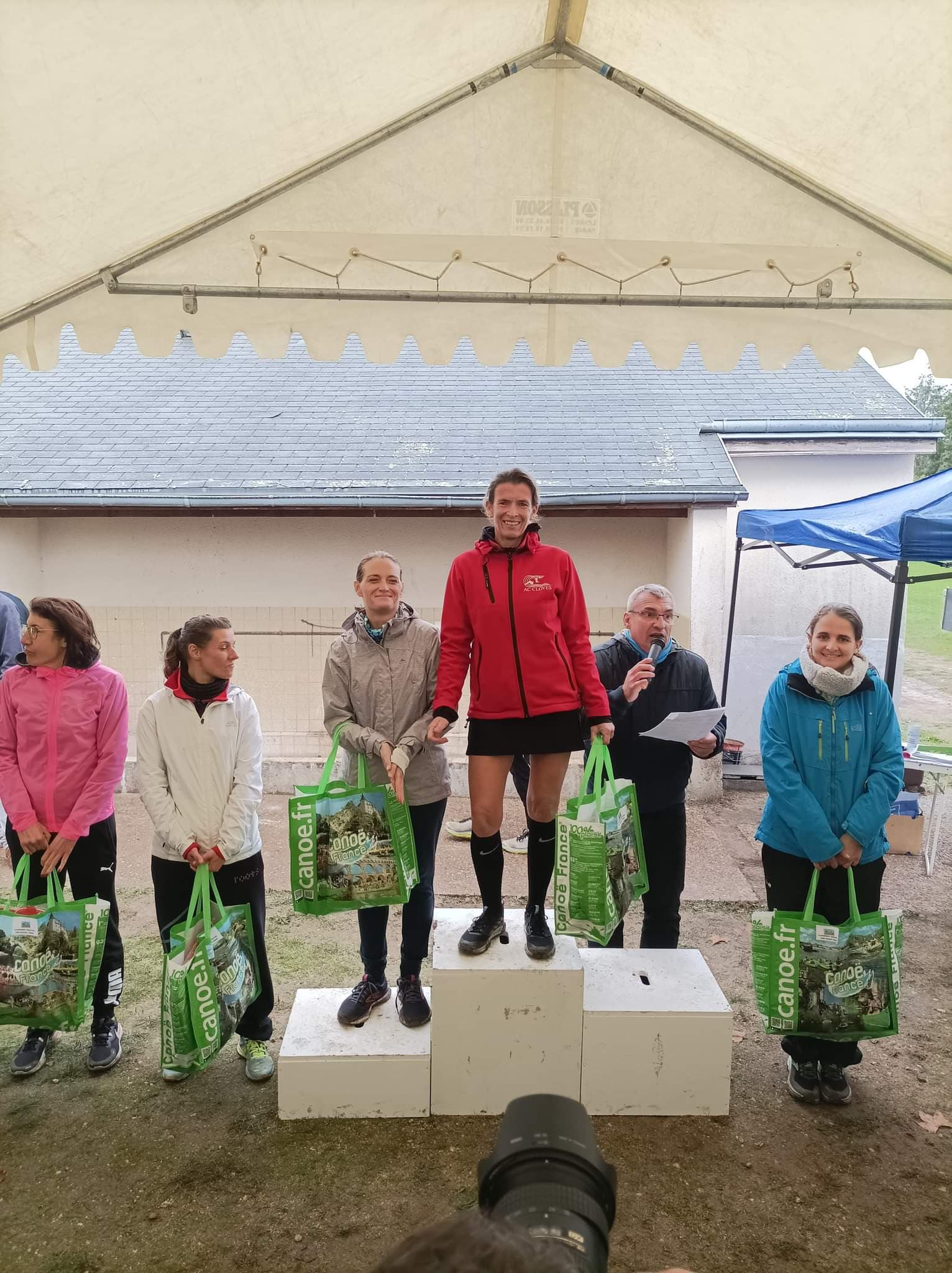 sév podium postier